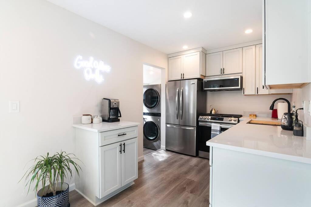 Beautiful 3 Bed 1 Bath Designer Home + Hot Tub Los Angeles Extérieur photo