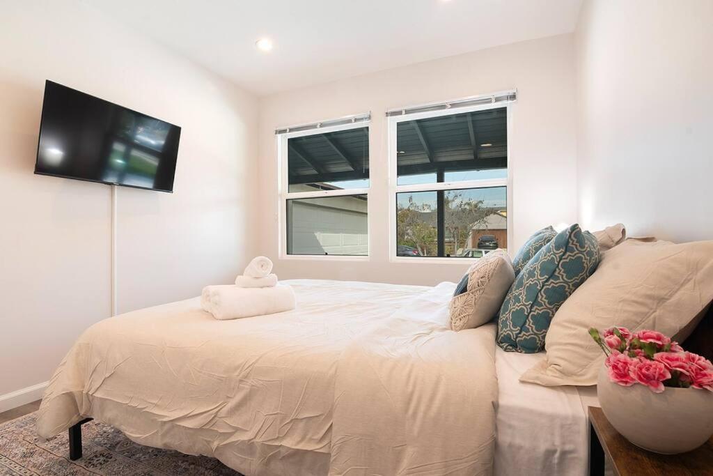 Beautiful 3 Bed 1 Bath Designer Home + Hot Tub Los Angeles Extérieur photo