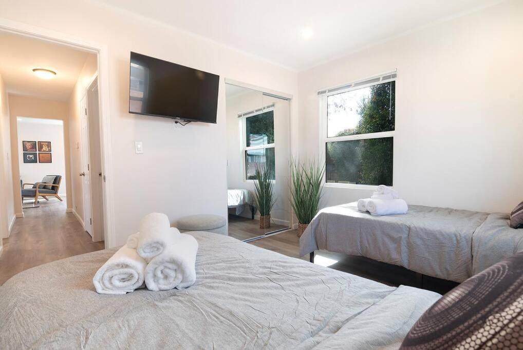 Beautiful 3 Bed 1 Bath Designer Home + Hot Tub Los Angeles Extérieur photo