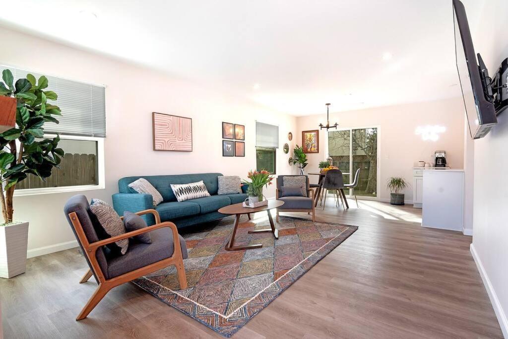 Beautiful 3 Bed 1 Bath Designer Home + Hot Tub Los Angeles Extérieur photo