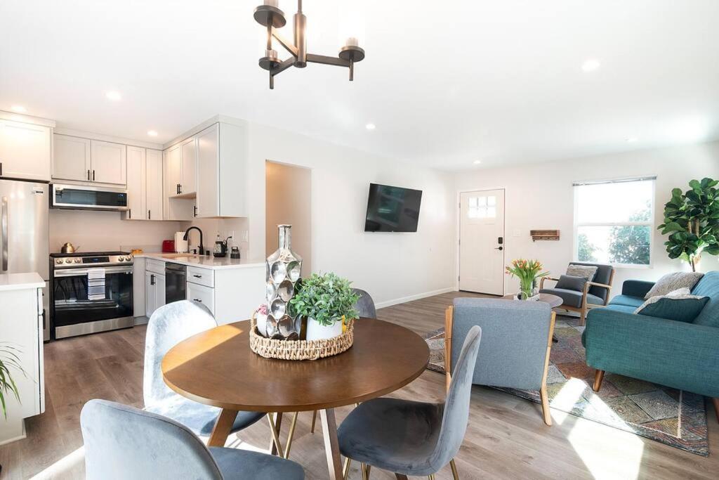 Beautiful 3 Bed 1 Bath Designer Home + Hot Tub Los Angeles Extérieur photo